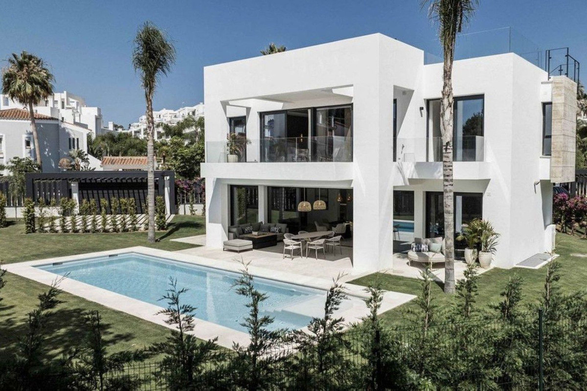 El Paraiso, Estepona